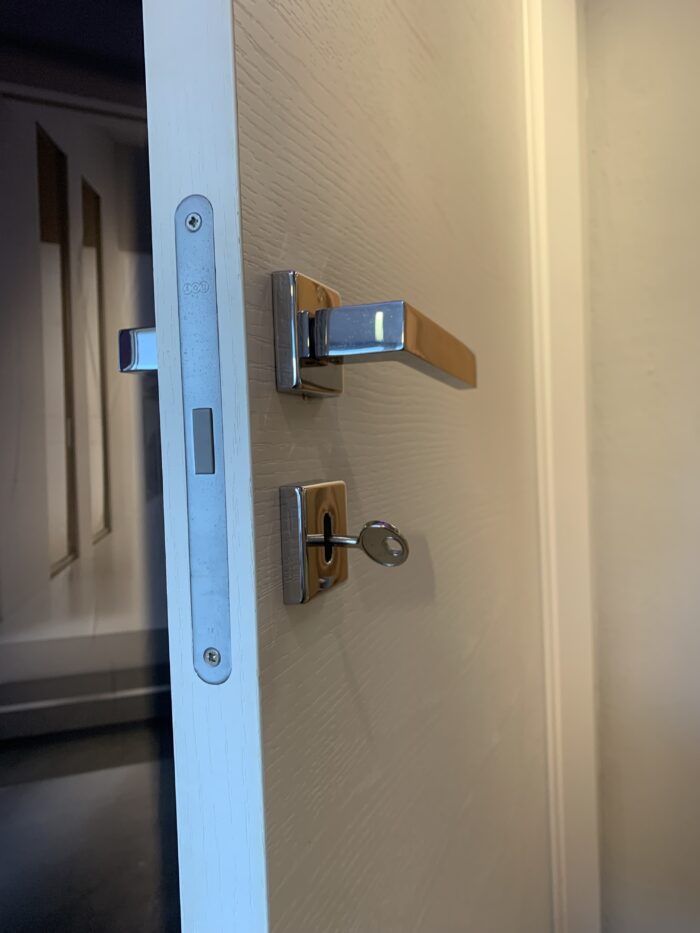 Porta GIDEA Collezione STILIA mod.PAVI LISCIA Laminato Frassino Bianco - immagine 5