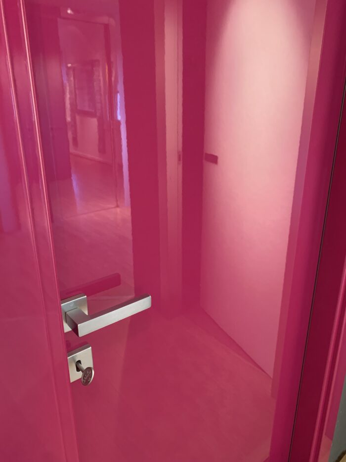 Porta GIDEA Collezione 1000COLOURS laminato LUCIDO Porpora Traffico - immagine 2
