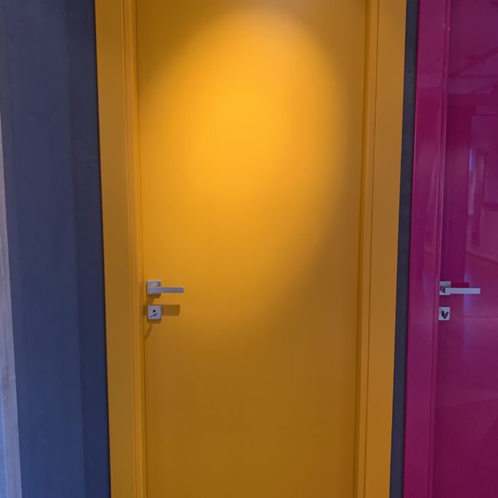 Porta GIDEA Collezione 1000COLOURS laminato OPACO Giallo Sole