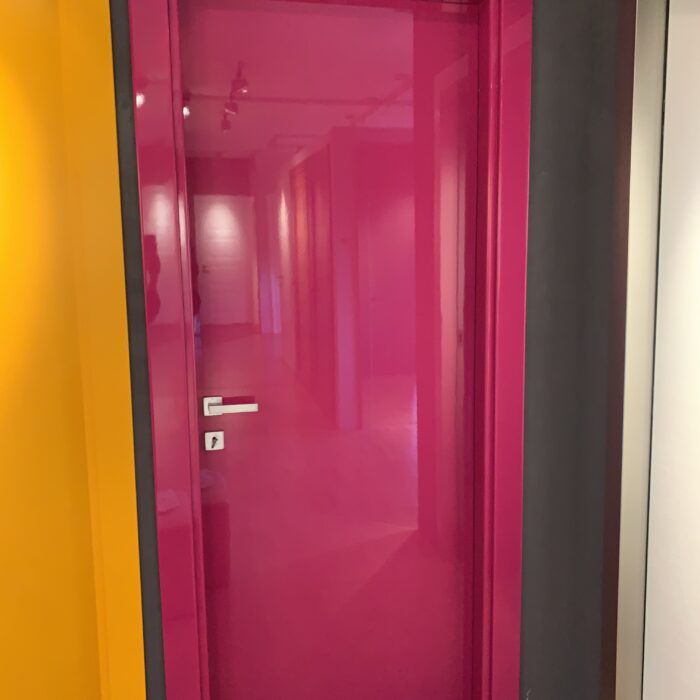 Porta GIDEA Collezione 1000COLOURS laminato LUCIDO Porpora Traffico